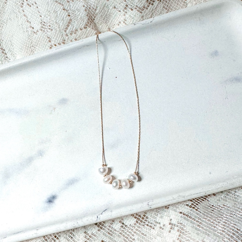 Fresh water pearl necklace